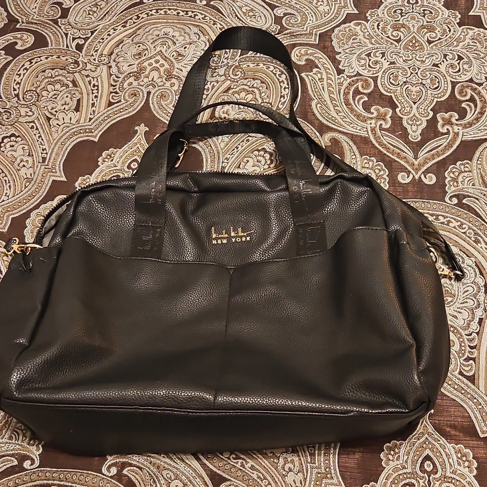 XtraLARGE NICOLE MILLER BLACK & GOLD PEBBLED DIAPER/MESSENGER/TRAVEL/DUFFLE BAG.